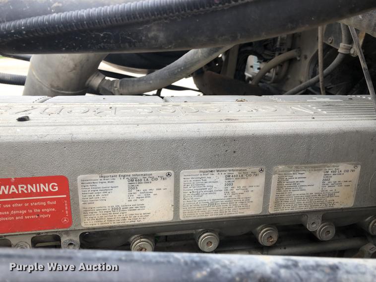 image for item DC8711 2004 Freightliner Columbia semi truck