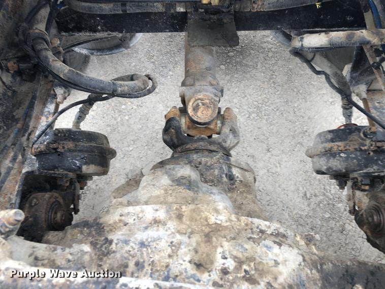 image for item DC8711 2004 Freightliner Columbia semi truck