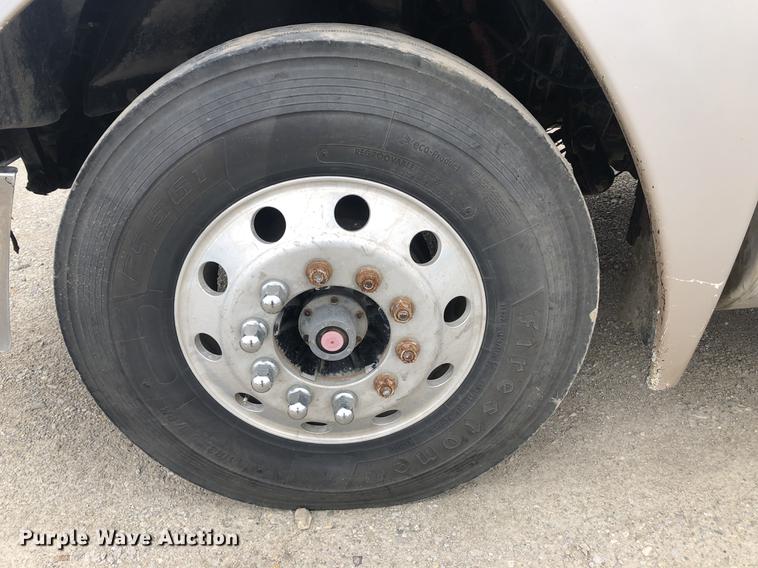 image for item DC8711 2004 Freightliner Columbia semi truck