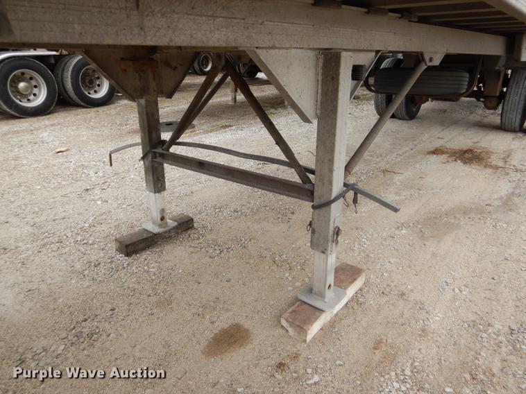 image for item DE0138 2006 Travis T102 end dump trailer