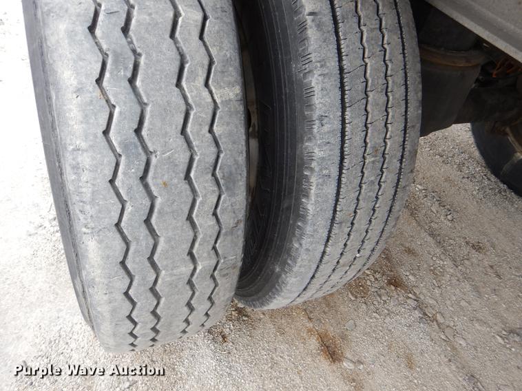 image for item DE0138 2006 Travis T102 end dump trailer