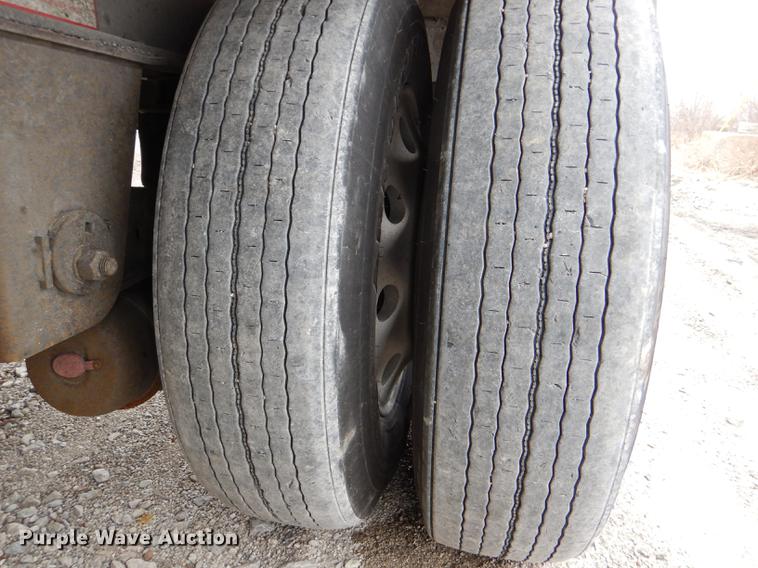 image for item DE0138 2006 Travis T102 end dump trailer