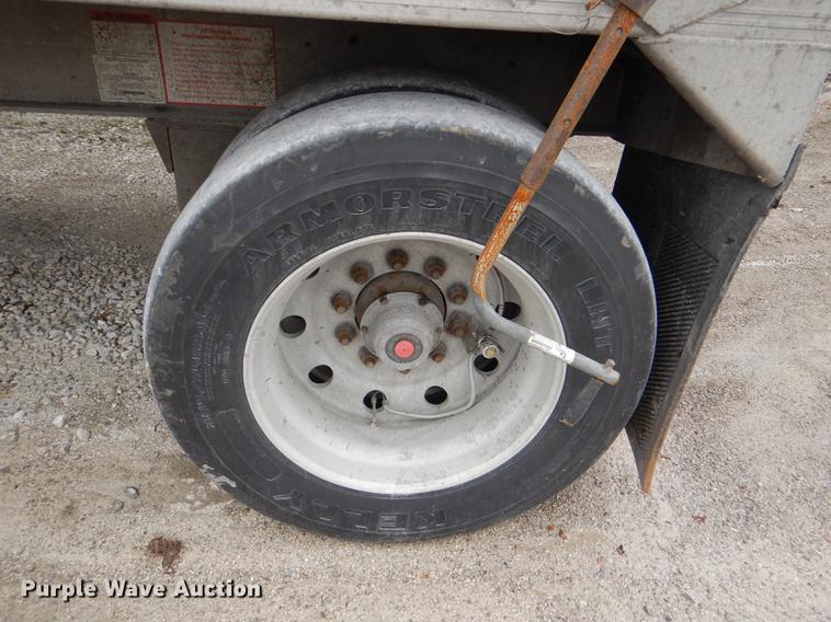 image for item DE0138 2006 Travis T102 end dump trailer