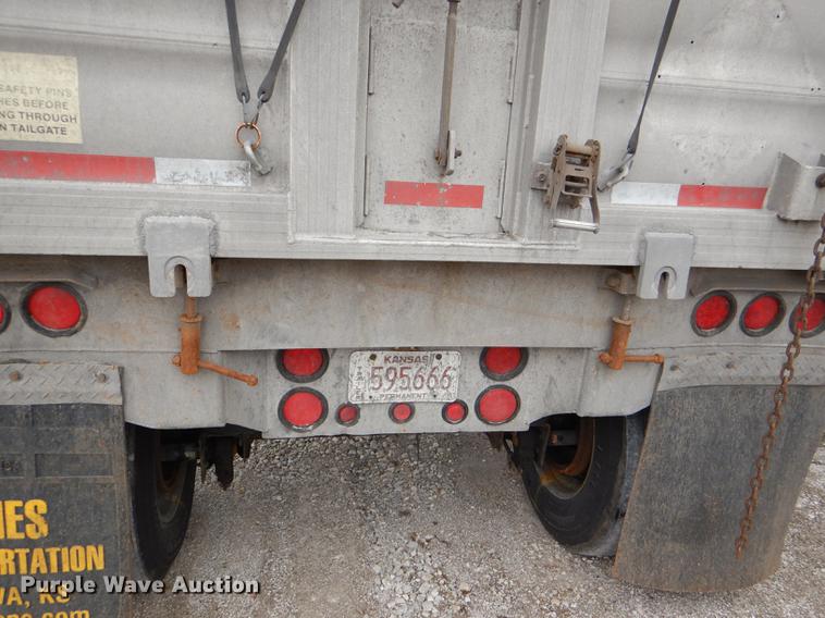 image for item DE0138 2006 Travis T102 end dump trailer
