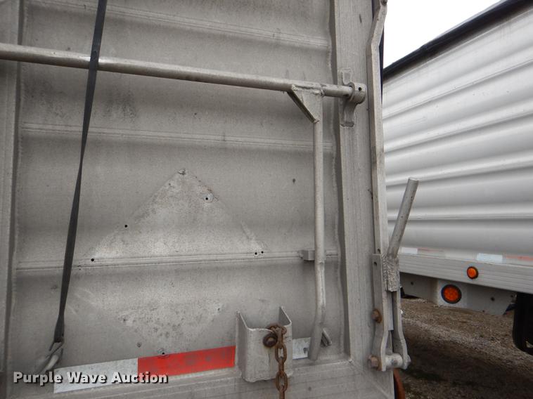 image for item DE0138 2006 Travis T102 end dump trailer