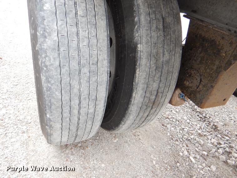 image for item DE0138 2006 Travis T102 end dump trailer