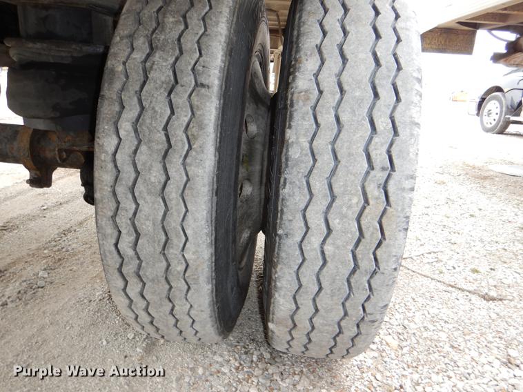 image for item DE0138 2006 Travis T102 end dump trailer