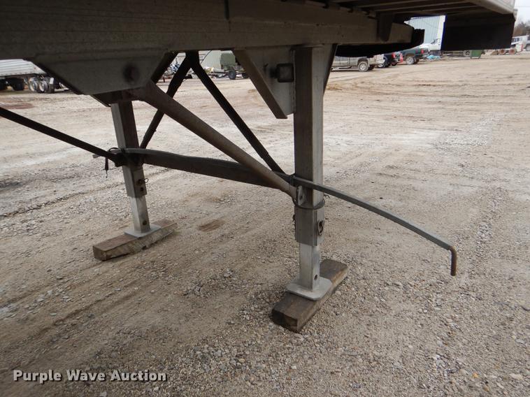 image for item DE0138 2006 Travis T102 end dump trailer