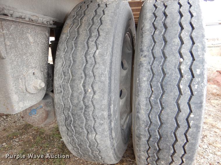 image for item DE0140 2006 Travis T102 end dump trailer