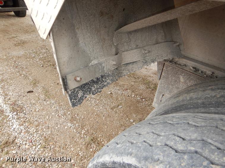 image for item DE0140 2006 Travis T102 end dump trailer