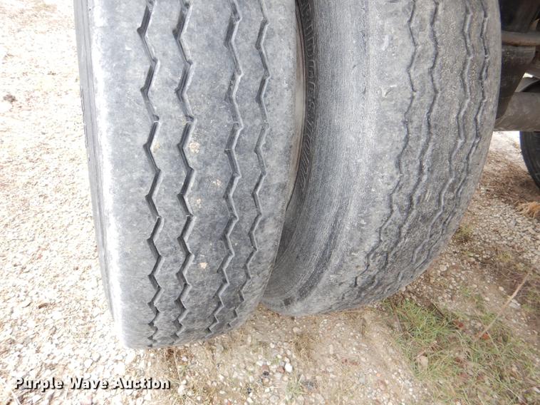 image for item DE0140 2006 Travis T102 end dump trailer