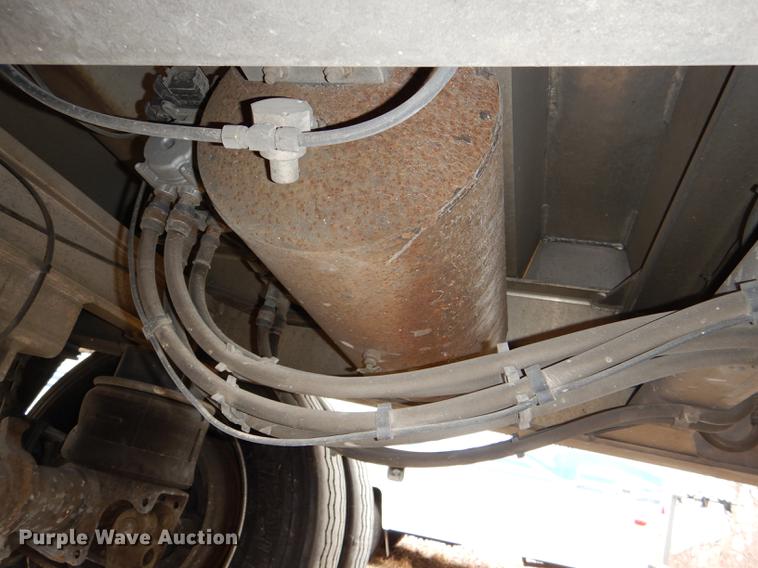 image for item DE0140 2006 Travis T102 end dump trailer