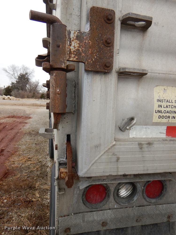 image for item DE0140 2006 Travis T102 end dump trailer