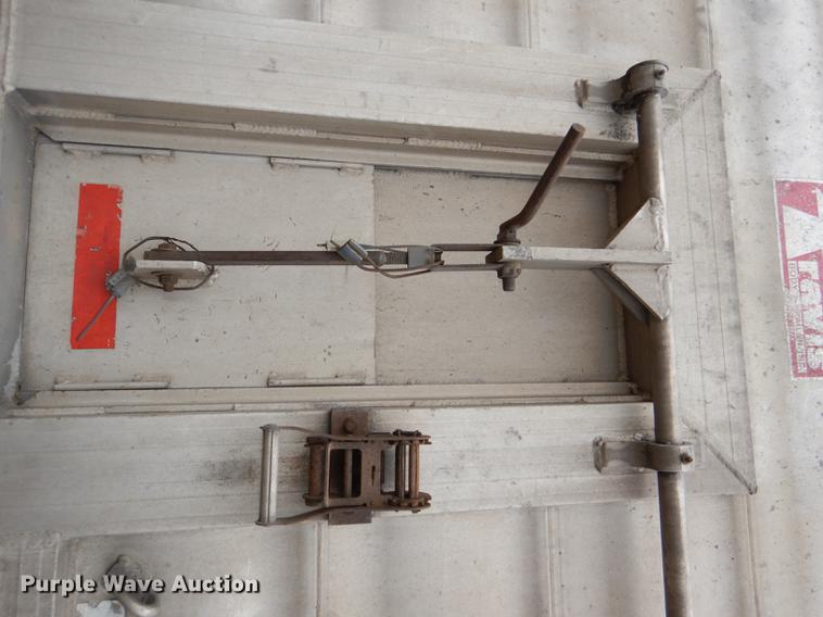 image for item DE0140 2006 Travis T102 end dump trailer