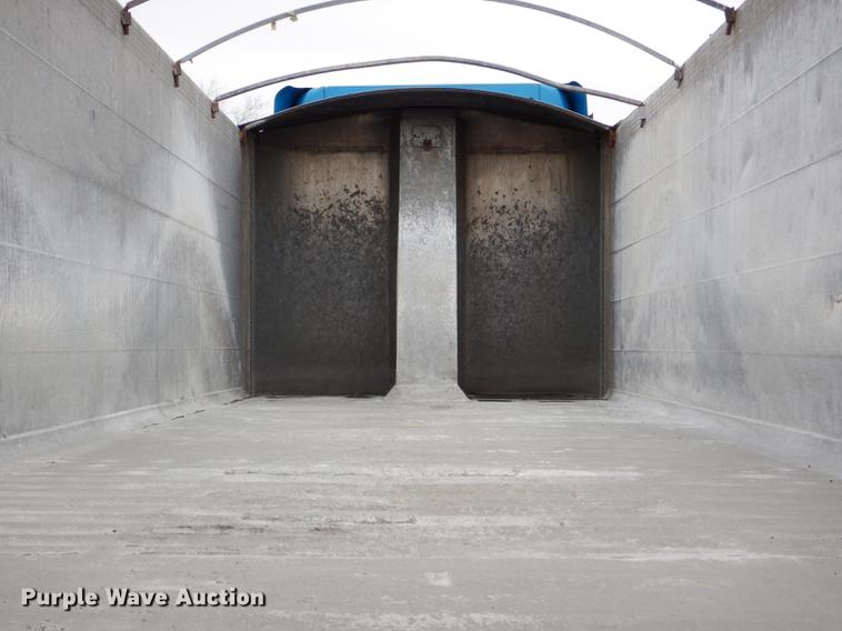 image for item DE0140 2006 Travis T102 end dump trailer