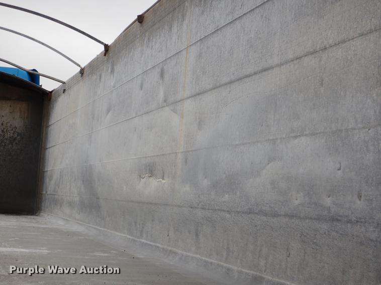 image for item DE0140 2006 Travis T102 end dump trailer