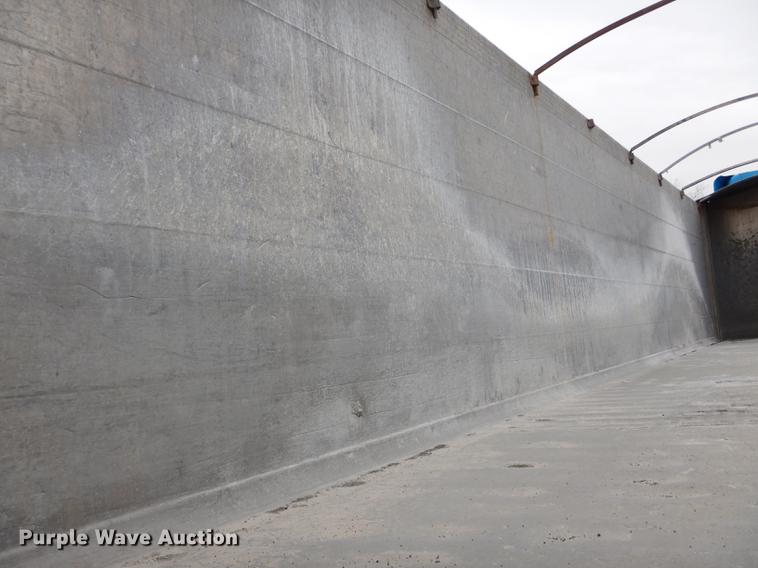 image for item DE0140 2006 Travis T102 end dump trailer