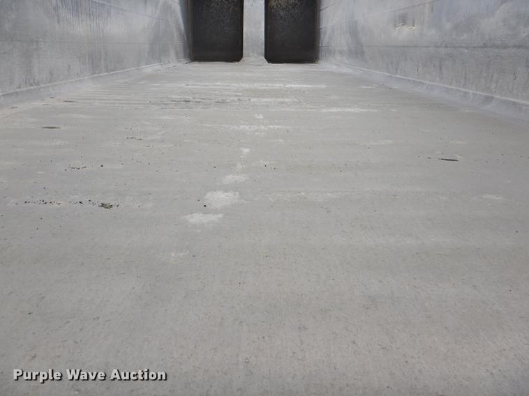 image for item DE0140 2006 Travis T102 end dump trailer