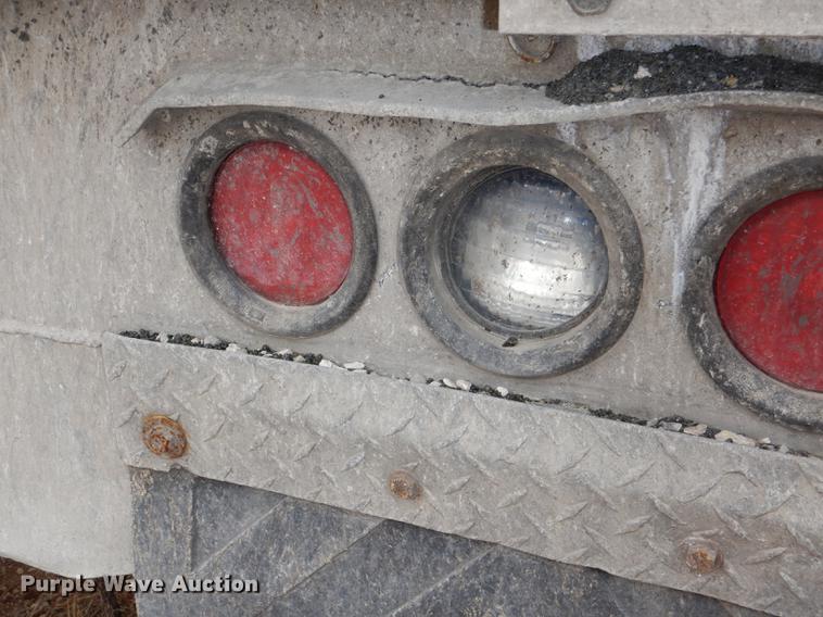 image for item DE0140 2006 Travis T102 end dump trailer