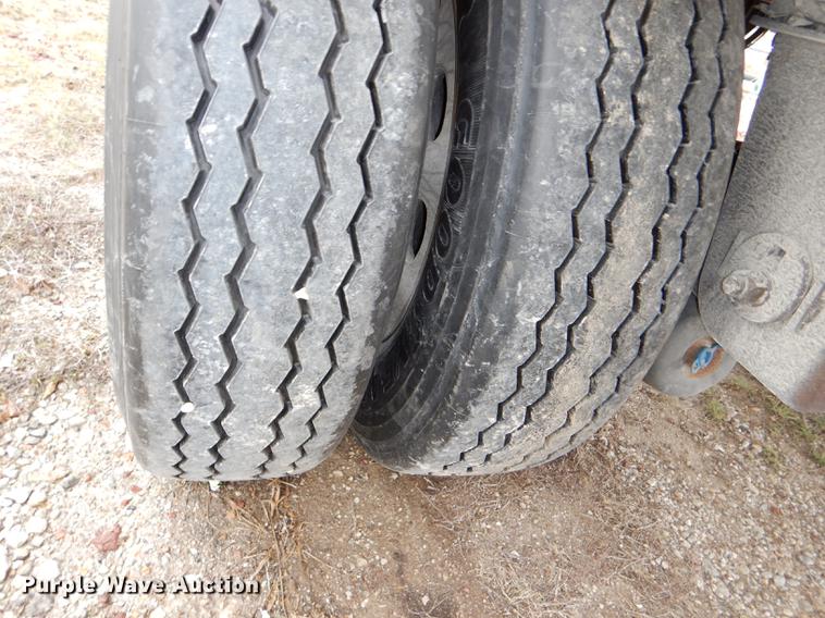 image for item DE0140 2006 Travis T102 end dump trailer