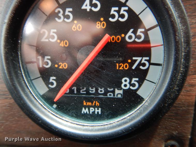 image for item DE8286 1999 Freightliner FLD semi truck