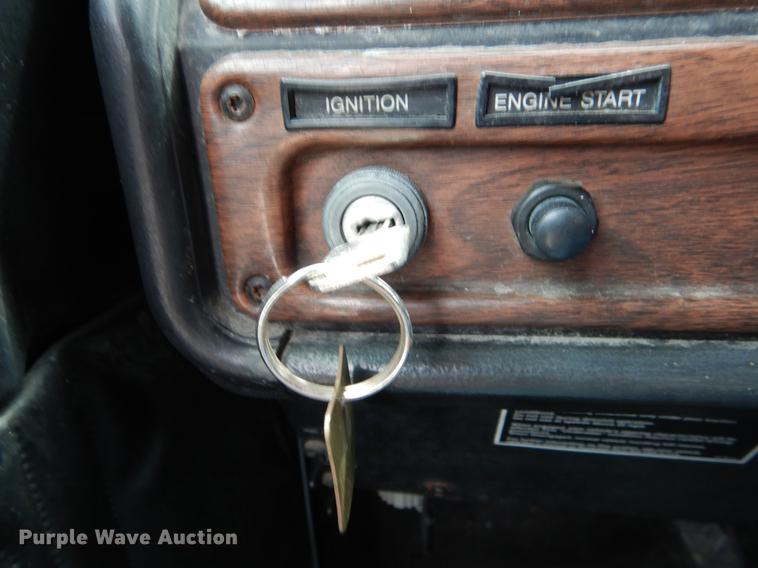 image for item DE8286 1999 Freightliner FLD semi truck