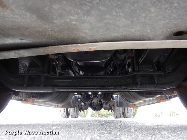 image for item DE8286 1999 Freightliner FLD semi truck