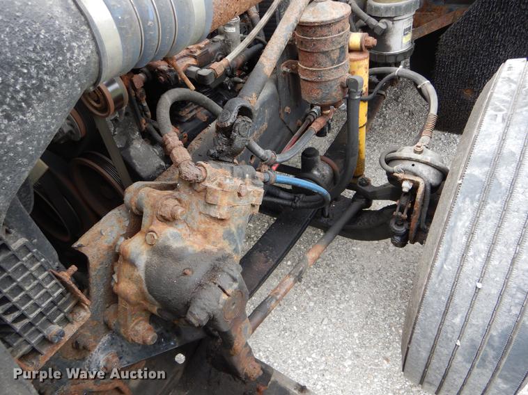 image for item DE8286 1999 Freightliner FLD semi truck