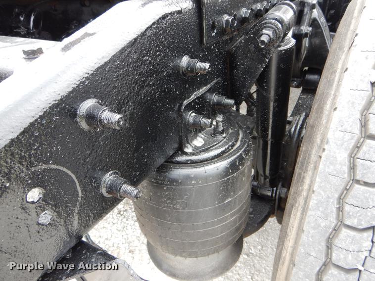 image for item DE8286 1999 Freightliner FLD semi truck