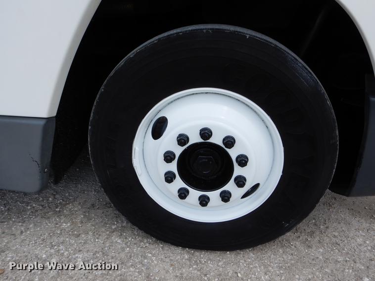 image for item DE8286 1999 Freightliner FLD semi truck