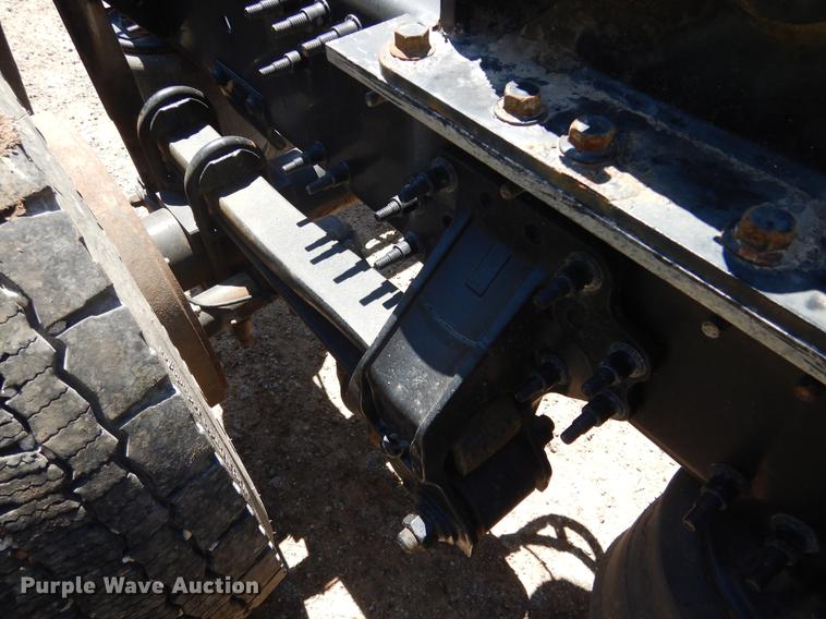 image for item DE8546 2012 Volvo VNM62T200 semi truck