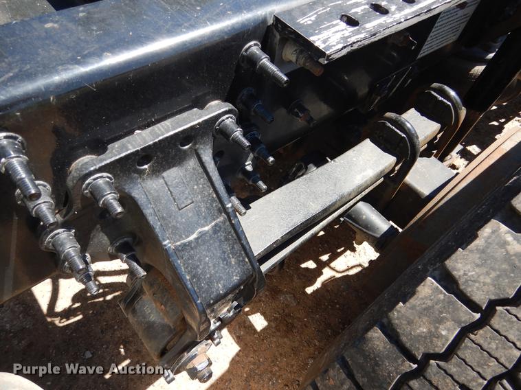 image for item DE8546 2012 Volvo VNM62T200 semi truck