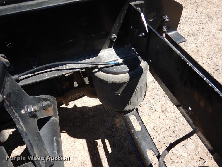 image for item DE8546 2012 Volvo VNM62T200 semi truck