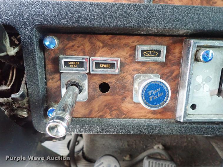 image for item DF1110 2001 Kenworth T600 semi truck