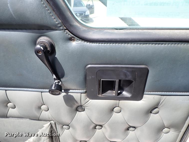 image for item DF1110 2001 Kenworth T600 semi truck