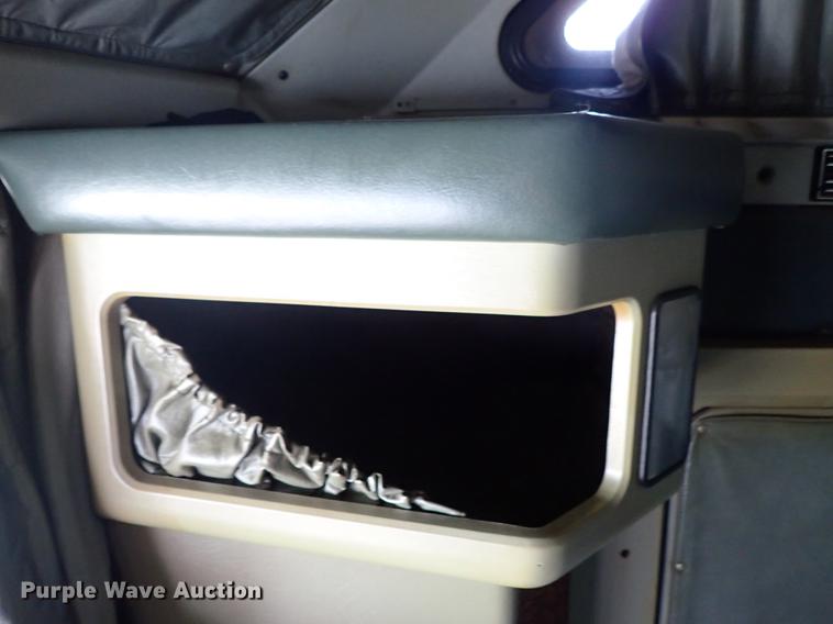 image for item DF1110 2001 Kenworth T600 semi truck