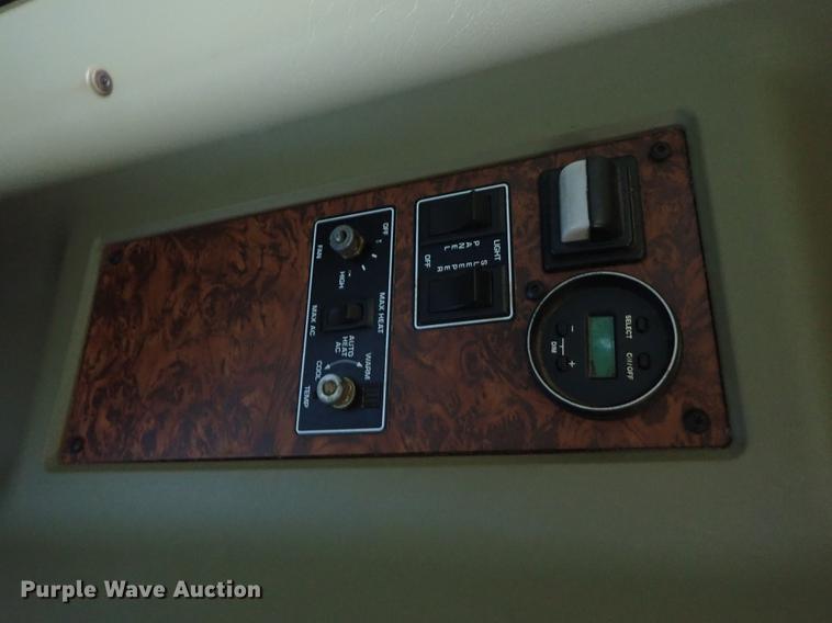 image for item DF1110 2001 Kenworth T600 semi truck