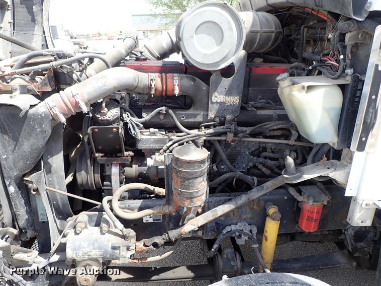 image for item DF1110 2001 Kenworth T600 semi truck