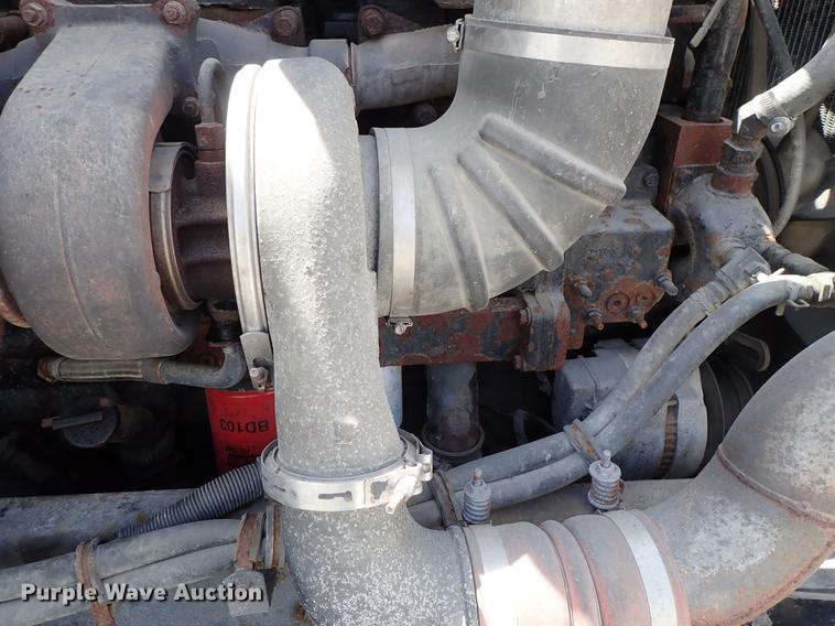 image for item DF1110 2001 Kenworth T600 semi truck