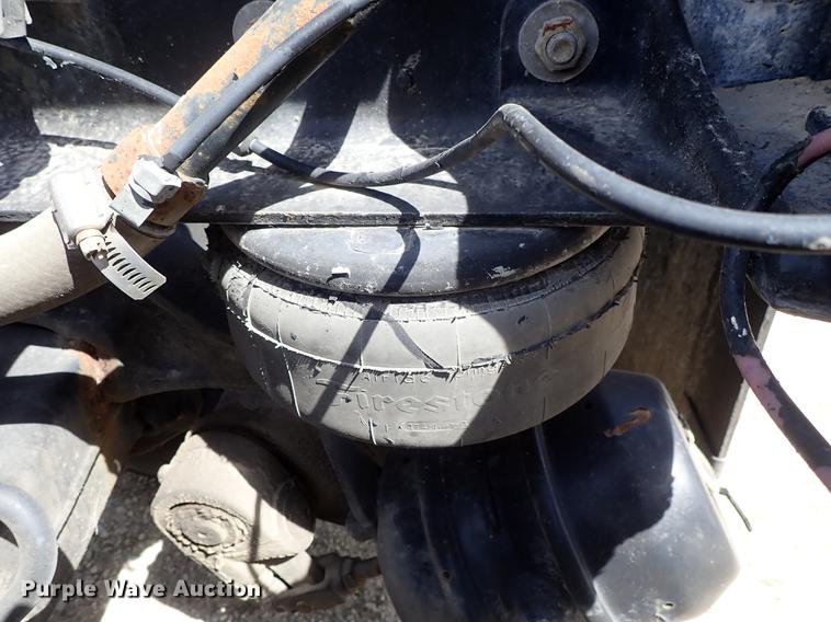 image for item DF1110 2001 Kenworth T600 semi truck