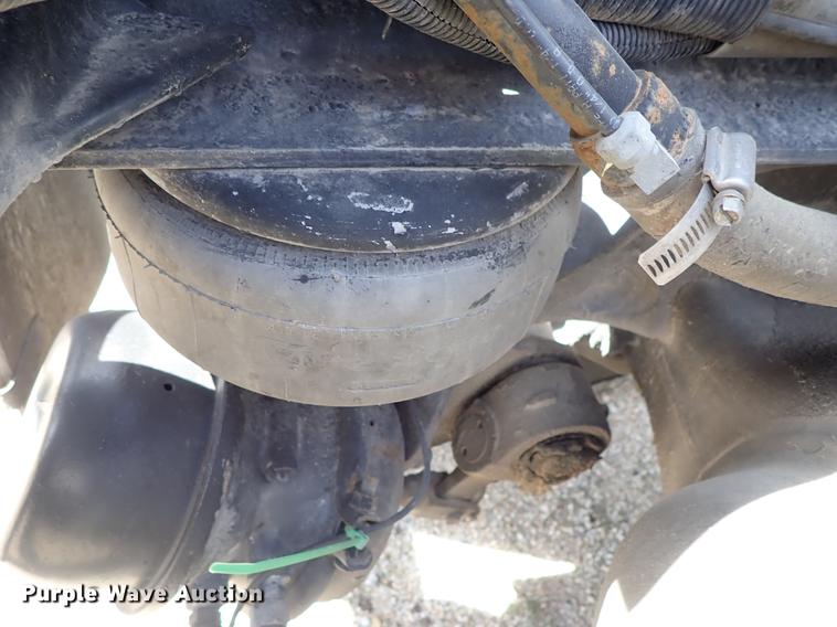 image for item DF1110 2001 Kenworth T600 semi truck