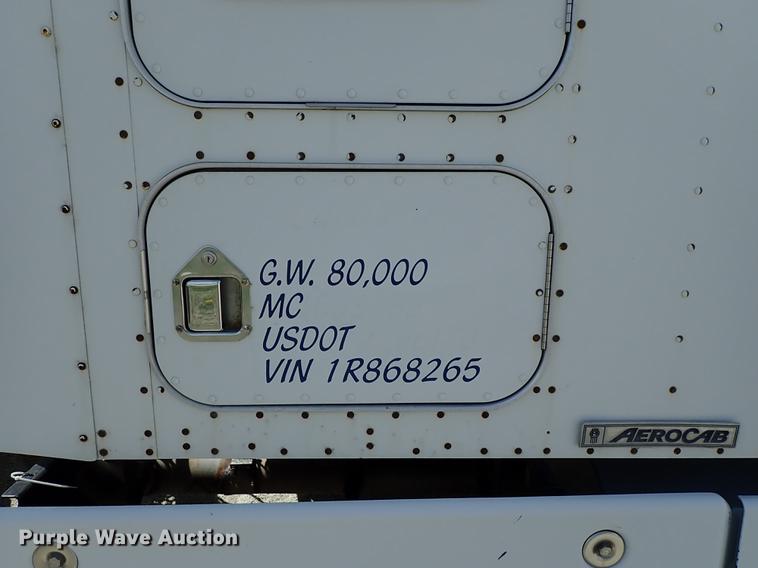 image for item DF1110 2001 Kenworth T600 semi truck