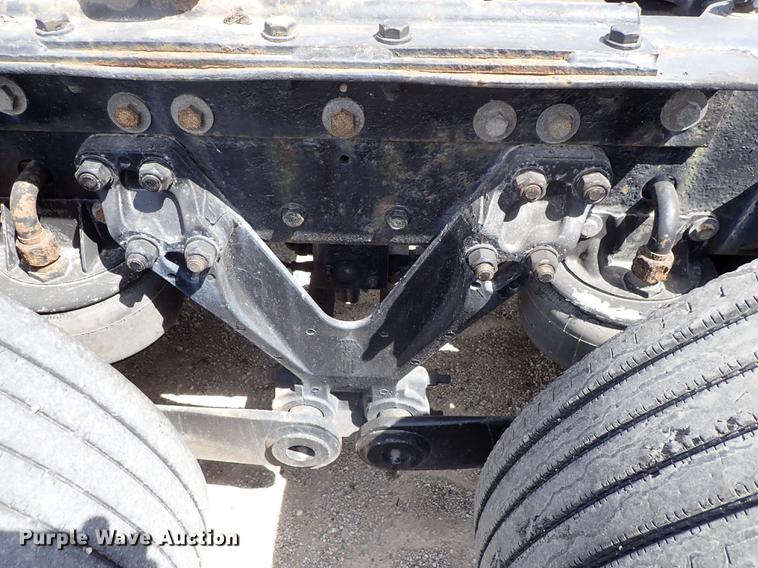 image for item DF1110 2001 Kenworth T600 semi truck