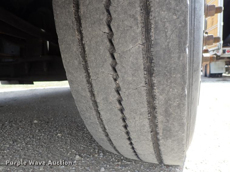 image for item DF1110 2001 Kenworth T600 semi truck