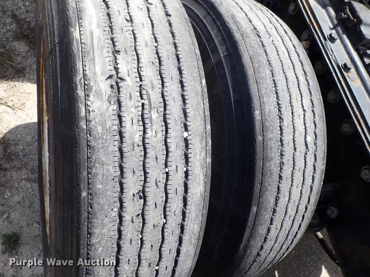 image for item DF1110 2001 Kenworth T600 semi truck