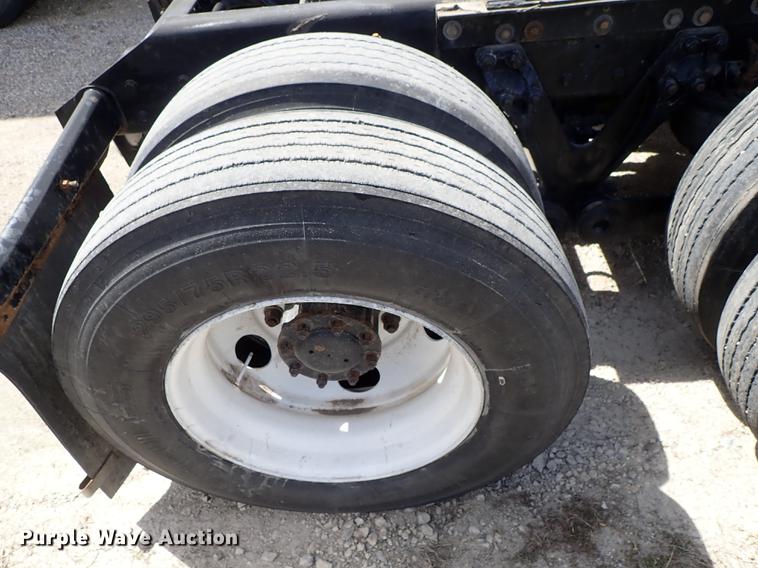 image for item DF1110 2001 Kenworth T600 semi truck