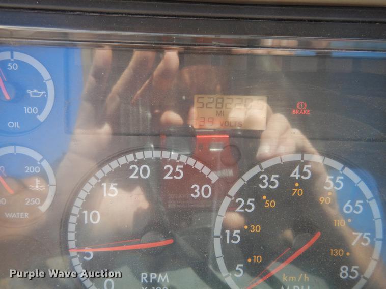 image for item DF2547 2009 Freightliner CL120 semi truck