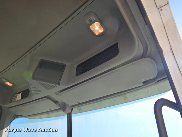 image for item DF2547 2009 Freightliner CL120 semi truck