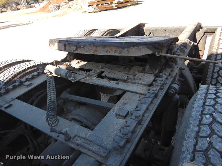 image for item DF2547 2009 Freightliner CL120 semi truck