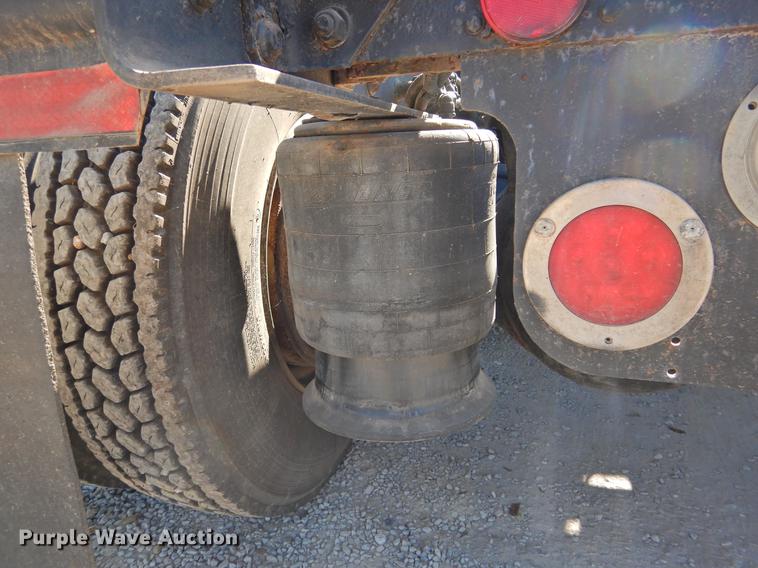 image for item DF2547 2009 Freightliner CL120 semi truck